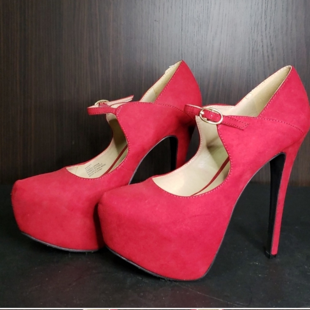 JustFab pumps